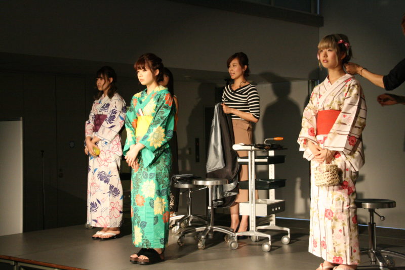 夏休のオープンキャンパス浴衣ヘアメイクショー 専門学校エビスビューティカレッジ【渋谷｜美容専門学校】